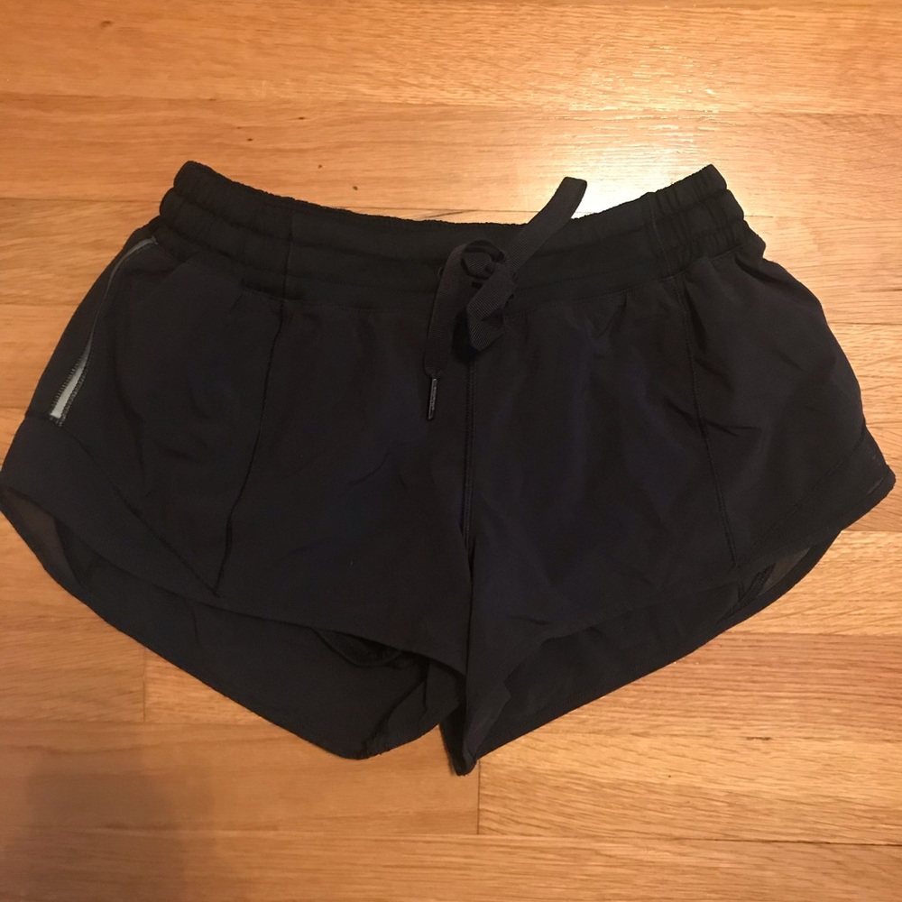 Lulu lemon hotty Hot short size 6